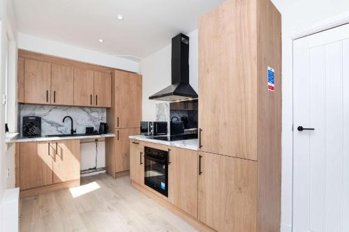 Free Parking & WiFi Near St Andrews Leven Beach in Buckhaven