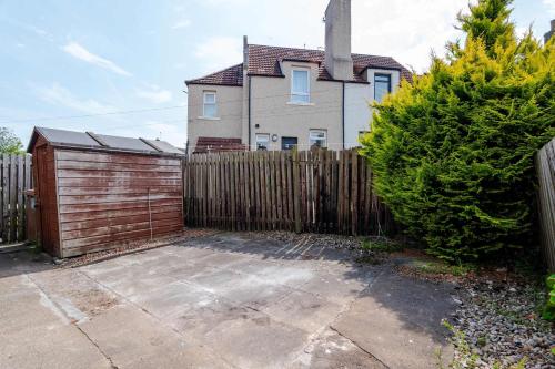 Free Parking & WiFi Near St Andrews Leven Beach in Buckhaven