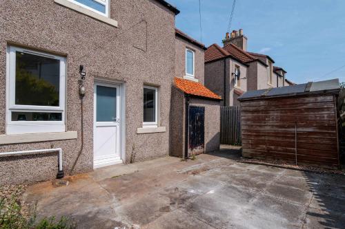 Free Parking & WiFi Near St Andrews Leven Beach in Buckhaven