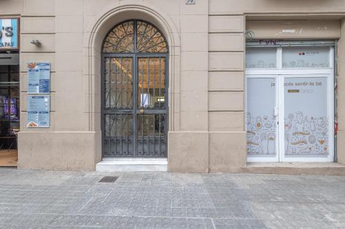 Apartamento Bcn Bailen Garden - image 2