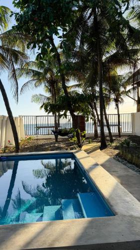 Beachfront Home with Private Pool - Las Peñitas (Beachfront Home with Private Pool - Las Penitas) in Las Penitas