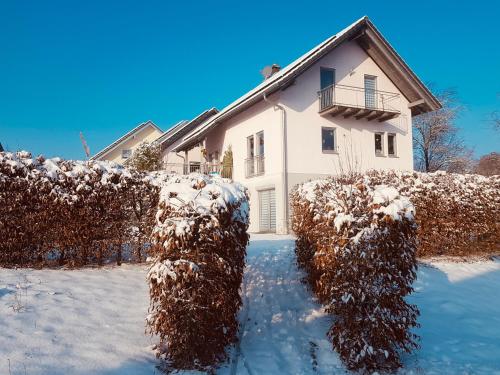 Viesnīcas āriene, Ferienwohnung Auszeit in Niederaichbach
