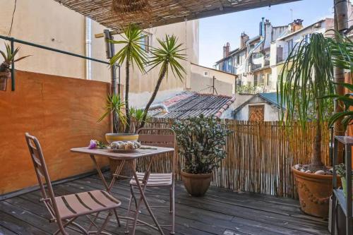 Appartement avec terrasse & mezzanine Cœur du 6ème - La Plaine - Location saisonnière - Marseille