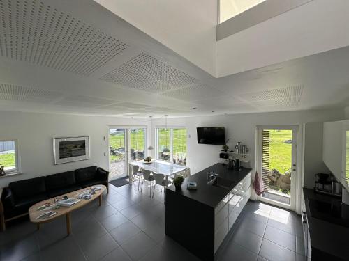 Luxury Cottage with Stunning Views - Okkara summarhús við Gjógv (Luxury Cottage with Stunning Views - Okkara summarhus við Gjogv) in Gjogv