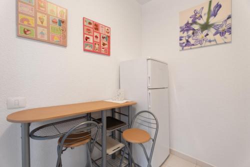 2-bedroom Exclusive Los Cristianos - image 5