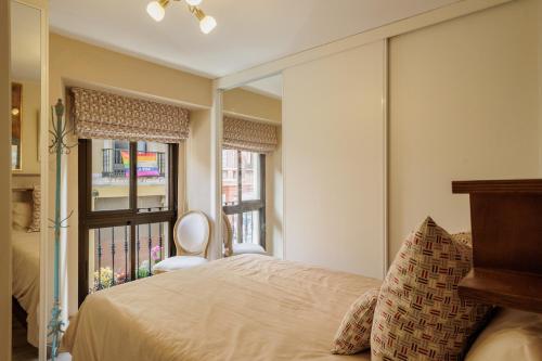 Apartamento Trajano Casco Antiguo - image 3
