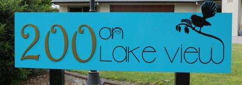 200 on Lake View - Accommodation - Karapiro