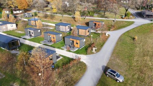 Side-by-Side Tiny Houses in Untergriesbach, Deutschland
