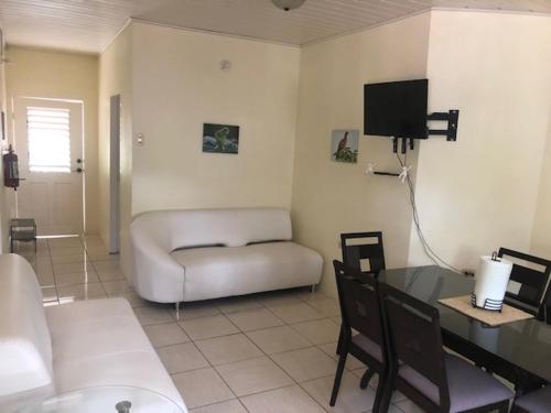 Baywatch Apartments – khách sạn tại Tobago