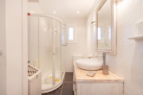 浴室, Maison avec piscine en Catalogne in 阿拉蒙特