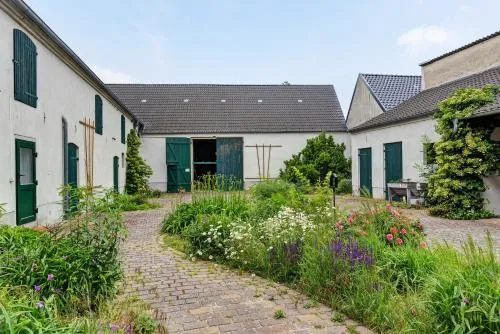 Vierseitenhof mit Pool in Ziesar, Deutschland