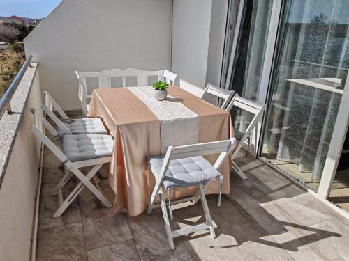 Apartment Cherry s pogledom na more in Dinjiska