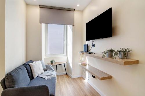 Bougainvillea House - image 2