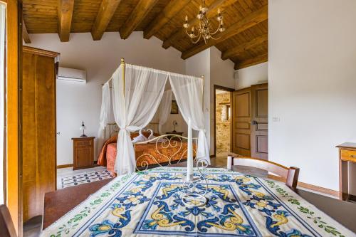 Arcaloro Resort Rooms in Sant' Angelo di Brolo