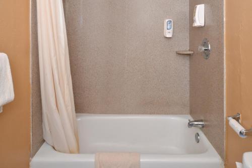 Bishop Inn - image 2