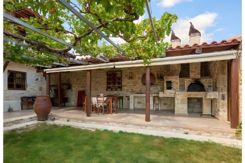 Exterior view, Apartment Vergina in Agia Varvara