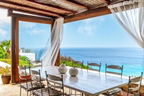 Calma Beach House – khách sạn tại Agia Anna