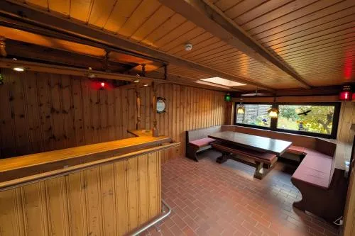 Cozy House with partyroom in Düsseldorf, Deutschland