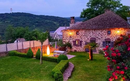 Exterior view, Gite De Charme Oliabou in Veze