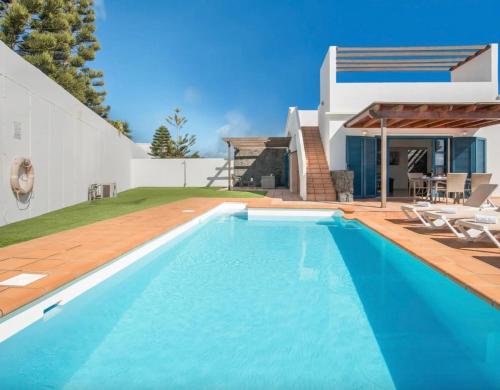 Villa Alegranza 1