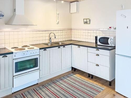кухня, Holiday Home Villa Alvaret by Interhome in Шьопингсвик