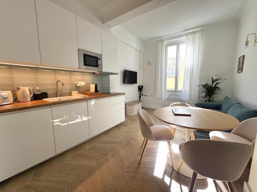 Luxury renovated apartment in Antibes Old Town