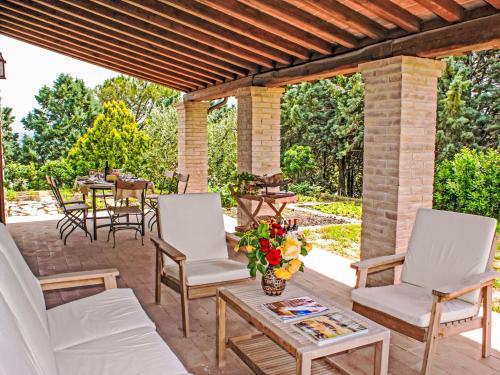 Rõdu/terrass, Holiday Home Agriturismo Belvedere delle Crete by Interhome in Allerona