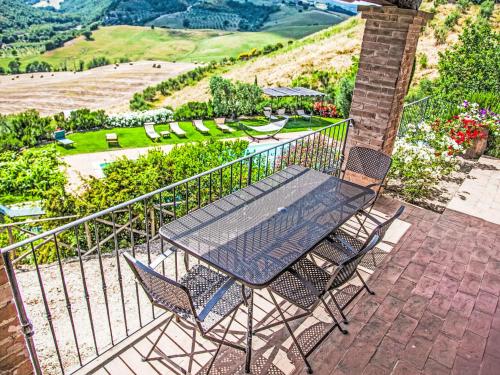 Rõdu/terrass, Holiday Home Agriturismo Belvedere delle Crete by Interhome in Allerona