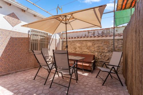 Antique Spanish Villa With A Patio gîte à louer Guardamar del Segura