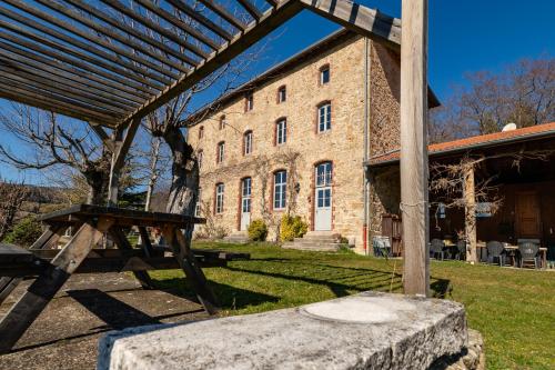 Exterior view, Cabane Ecolodge La Chastanha in Satillieu