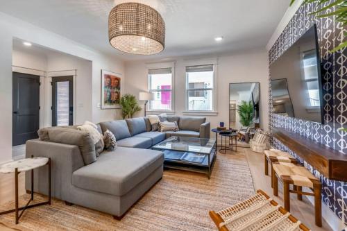 Three Luxury Townhomes Near Five Points – khách sạn tại Đông Nashville
