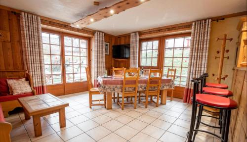 2 bedrooms, 3 beds