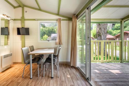 Viesnīcas āriene, Chalet bois terrasse nature in Touet-sur-Var