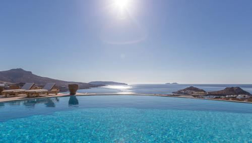 Alegria Mykonos 7 Suites – khách sạn tại Kalafati