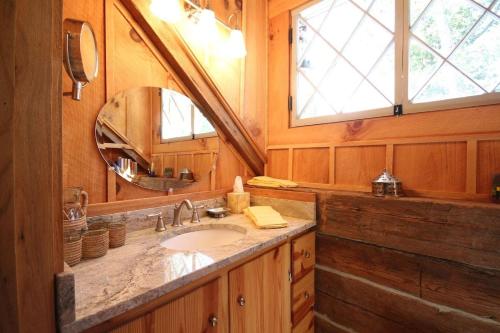 Sarah`s Cabin in Pisgah Forest, USA