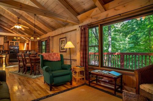 Grey Haven Cabin in Rosman, USA