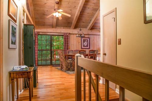 Grey Haven Cabin in Rosman, USA
