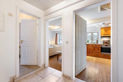 virtuve, Am Halbmond 2 in Hedwigenkoog
