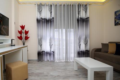 Hotel Rolex - image 7