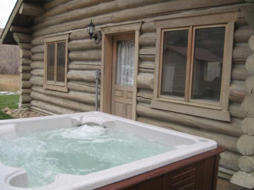 熱水浴缸, Rye Creek Lodge in 達拜