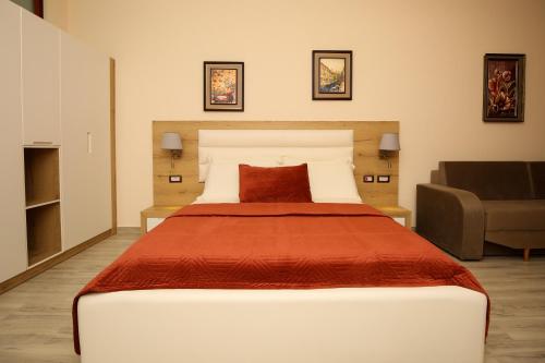 Hotel Rolex - image 5