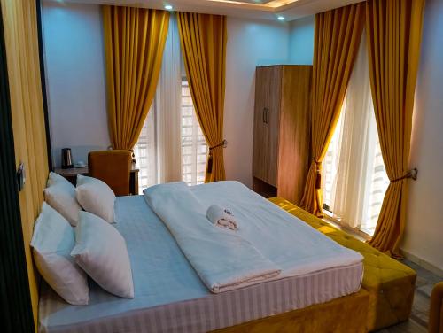 Joebrown Palace Hotel & Suite – khách sạn tại Alimosho
