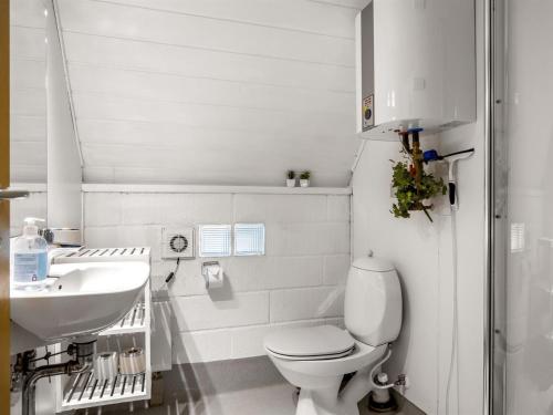 Bathroom, Holiday Home Evelyn - 2-8km from the sea by Interhome in Osterby