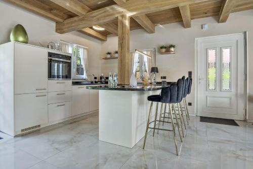 Kitchen, Exklusives Ferienhaus Samyel in Warendorf