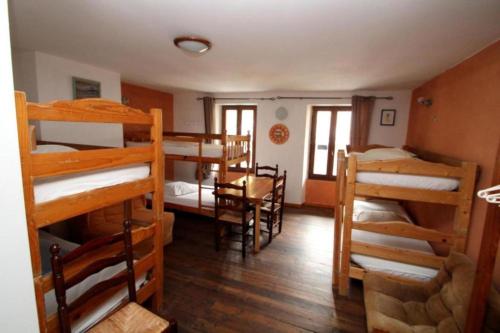 Viesnīcas āriene, Petite auberge in Aiguilles