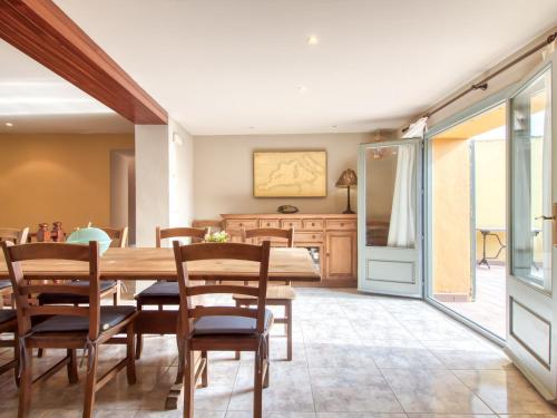 Konyha, Holiday Home Ca l'Andreu by Interhome in Garriguella