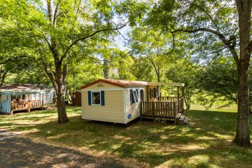 Mobilhome La Clairière – khách sạn tại Villefranche-du-Perigord