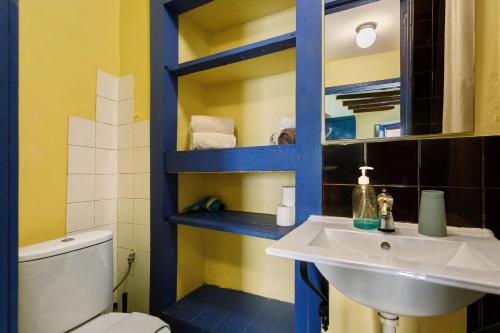 Way to Castle - Apartments Alfama - image 5