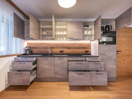 virtuve, Apartment Apart Kreuzjoch-2 by Interhome in Cellamzillera