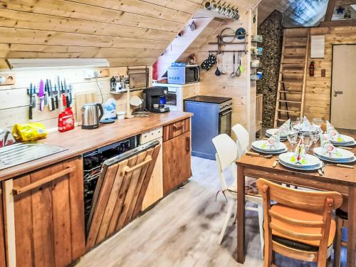 ห้องครัว, Holiday Home Roubenka u potoka by Interhome in วีปราชทิส